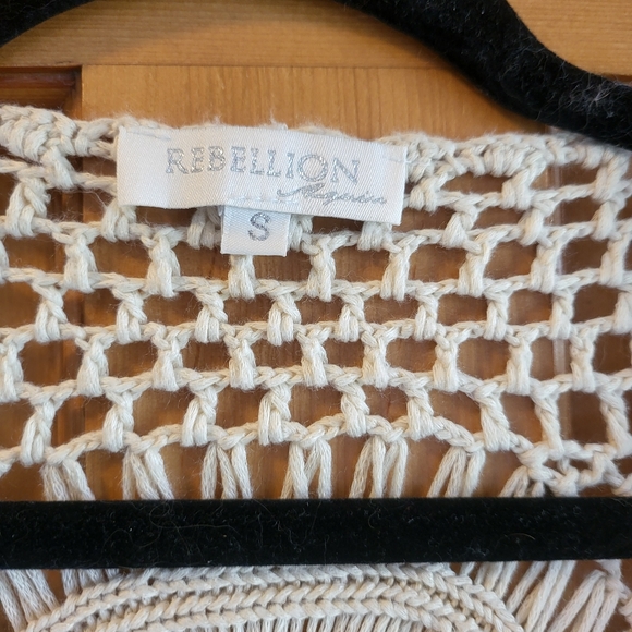 Rebellion Ivory Kimono with Fringe & Detailing - Picture 9 of 13
